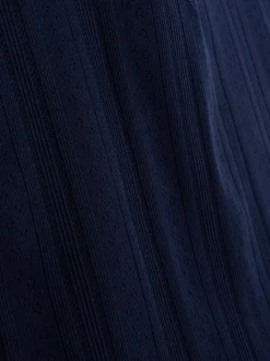 Krótka ażurowa koszulka na ramiączkach do spania