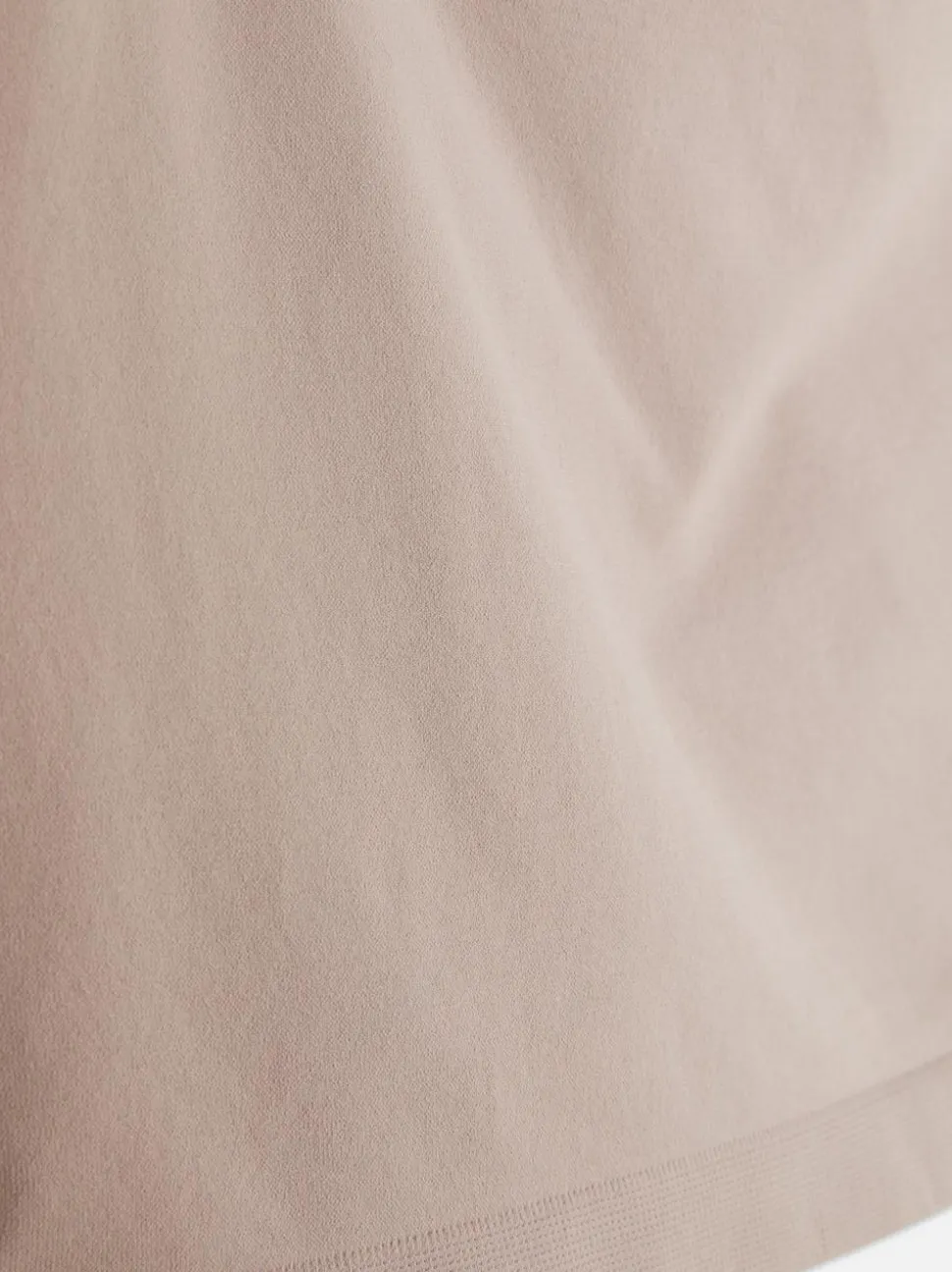 Krótka bezszwowa koszulka na ramiączkach