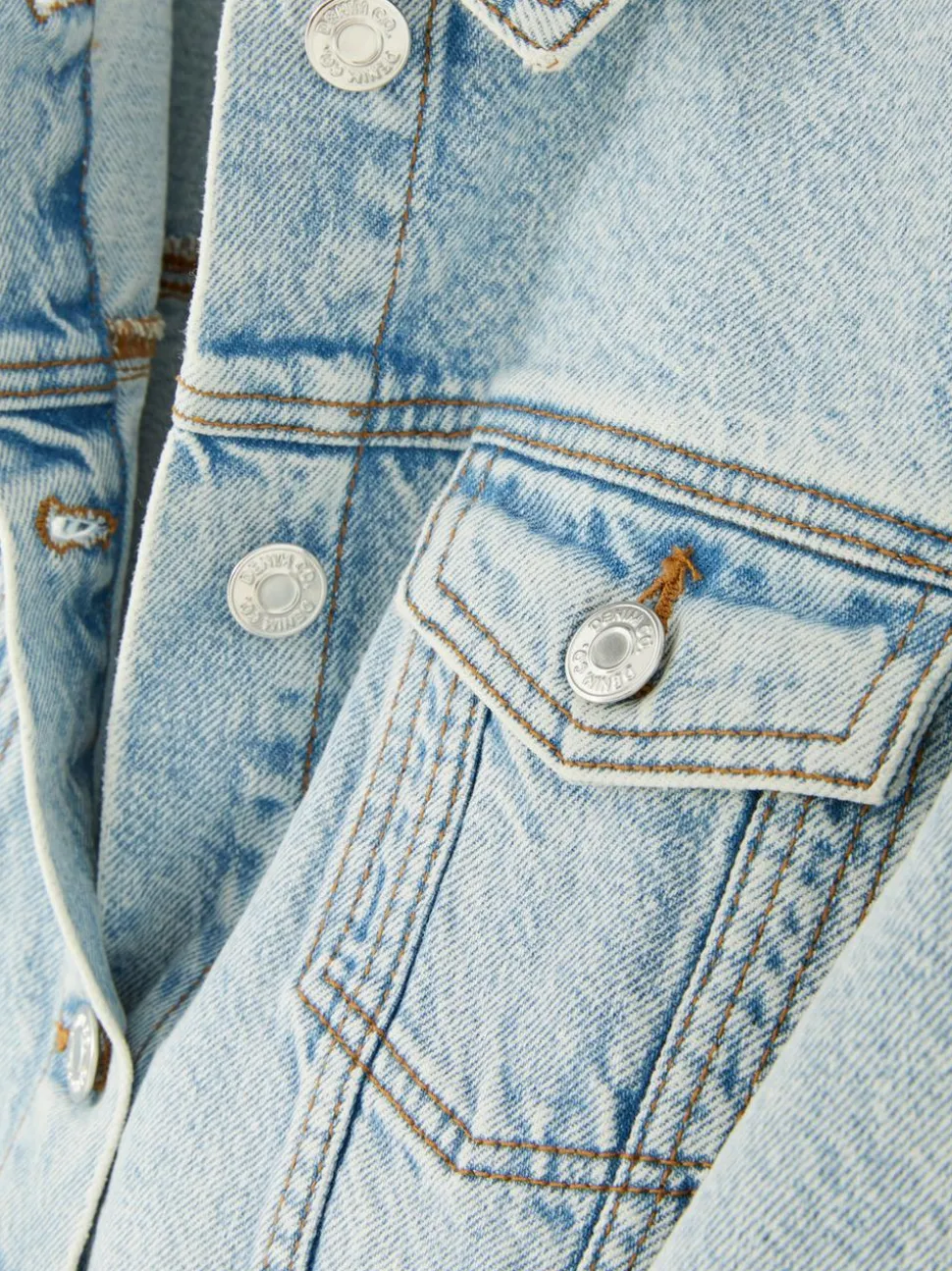 Krótka kurtka jeansowa