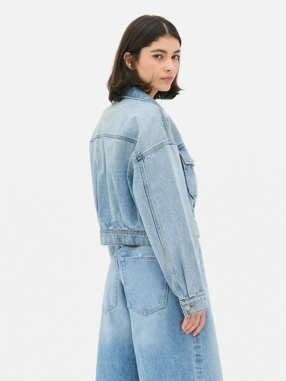 Krótka kurtka jeansowa