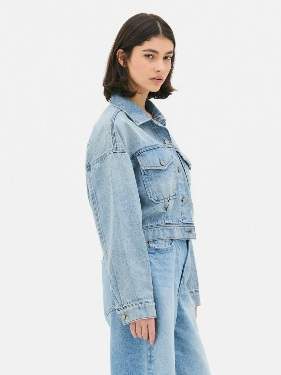 Krótka kurtka jeansowa