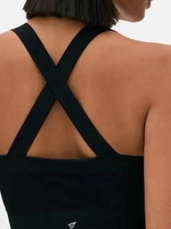 Krótki bezszwowy top na siłownię