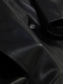 Kurtka typu trucker ze sztucznej skóry