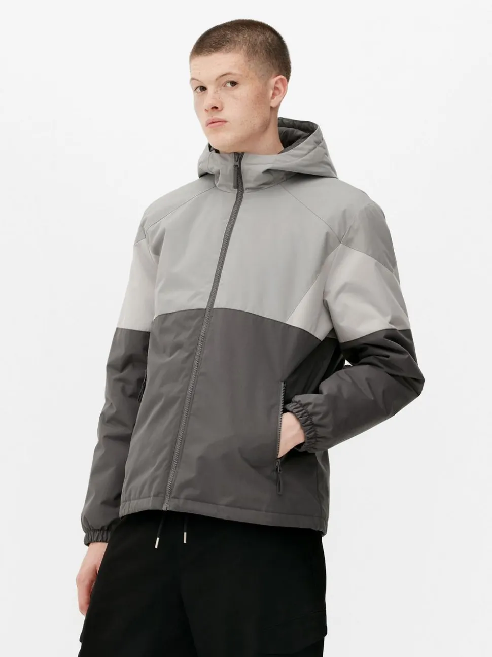 Kurtka z kapturem w bloki kolorystyczne