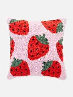 Kwadratowa tuftowana poduszka w truskawki