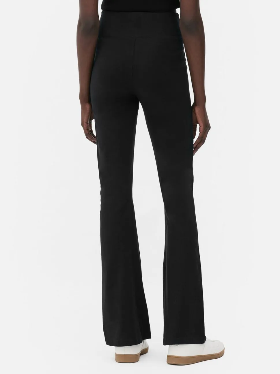 Legginsy z wysokim stanem i szeroką nogawką