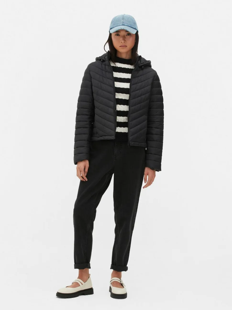 Lekka kurtka puchowa z kapturem