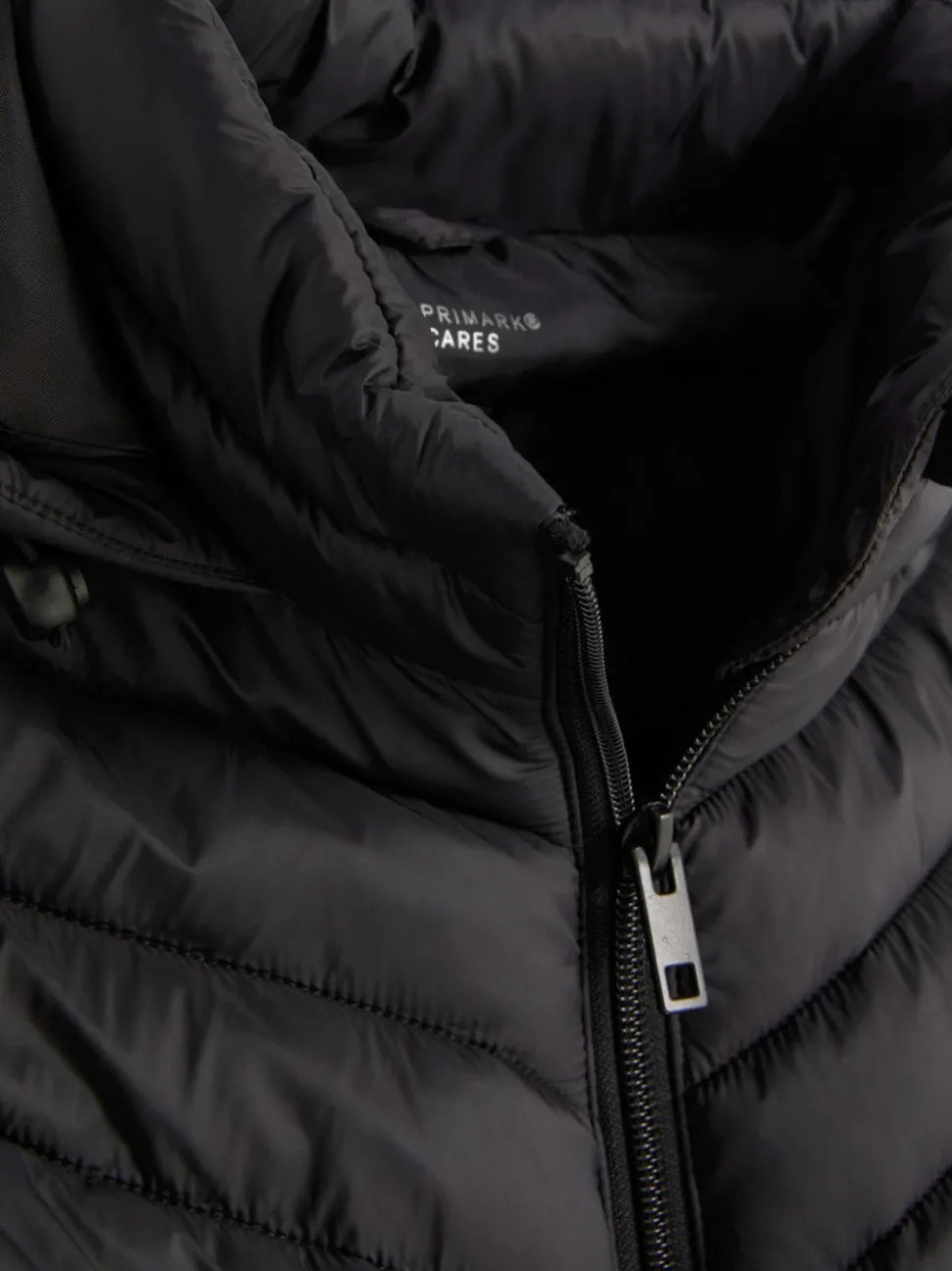 Lekka kurtka puchowa z kapturem