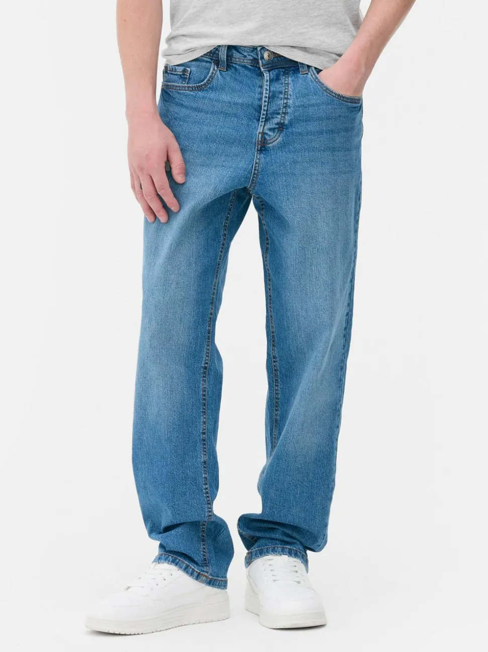 Luźne jeansy
