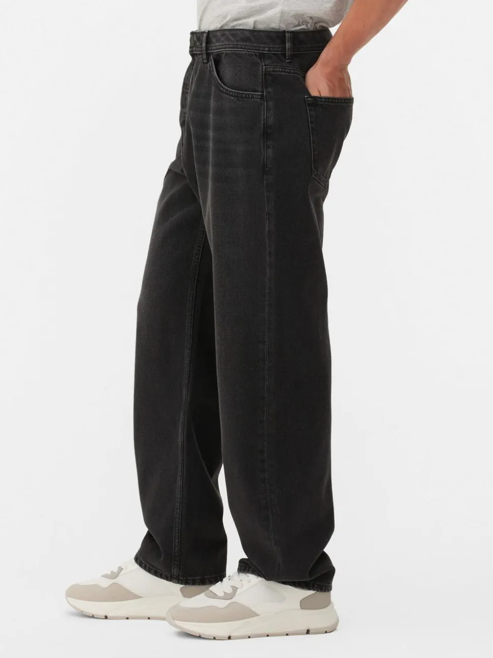 Luźne jeansy
