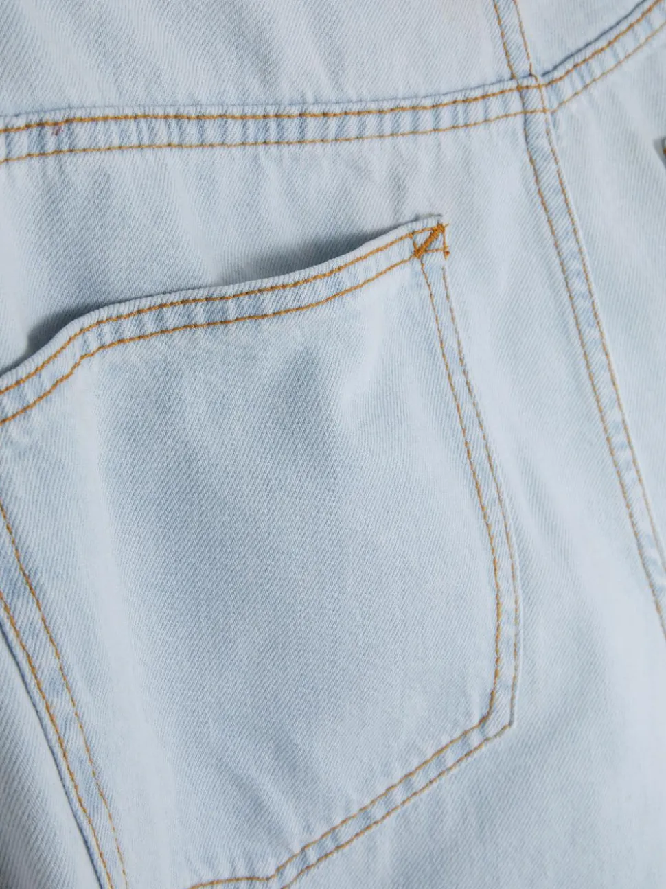 Luźne spodenki jeansowe