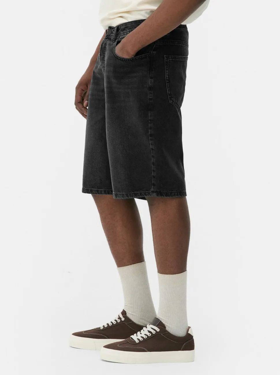 Luźne spodenki jeansowe