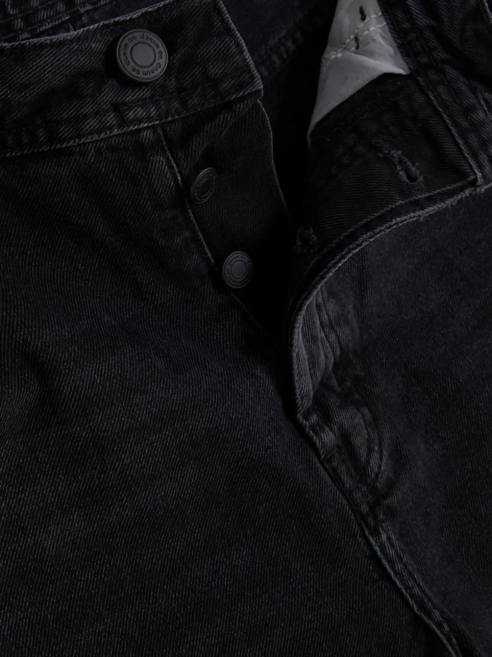 Luźne spodenki jeansowe