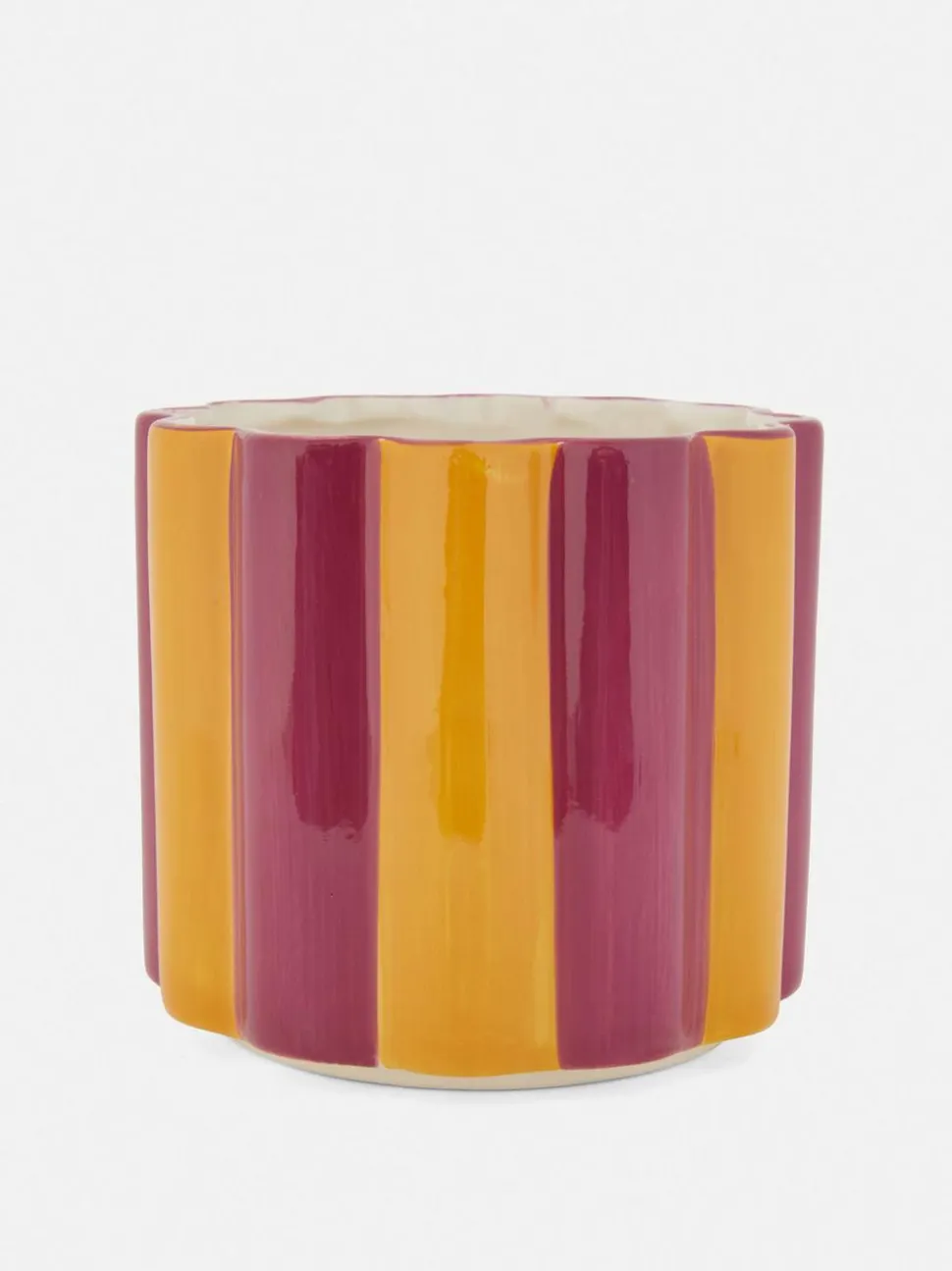 Mała doniczka z pofalowanym brzegiem