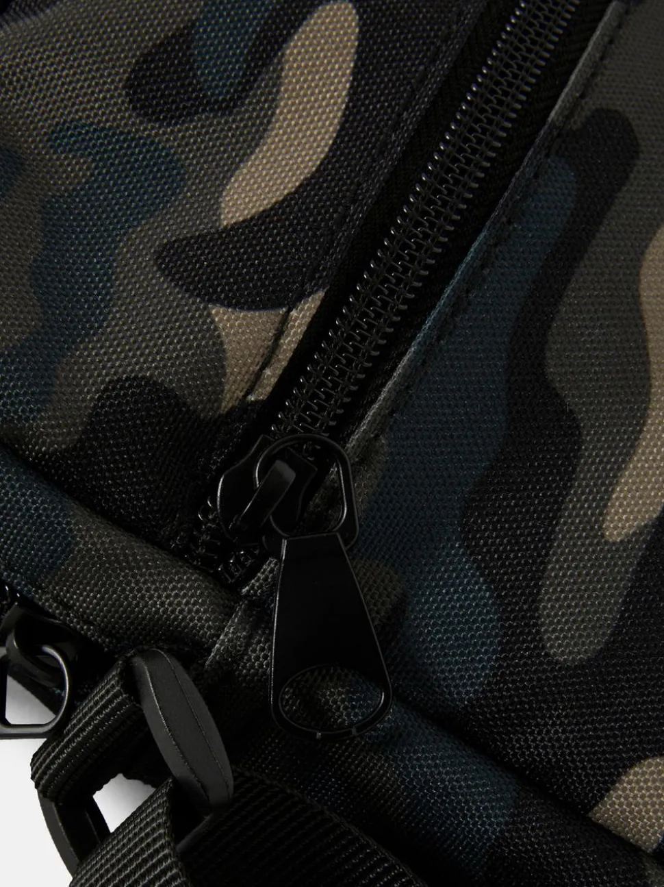 Mała torebka przez ramię