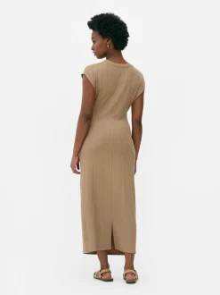 Marszczona sukienka midi z prążkowanej dzianiny