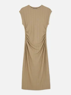 Marszczona sukienka midi z prążkowanej dzianiny