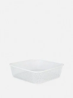 Mały koszyk z drucianej siatki
