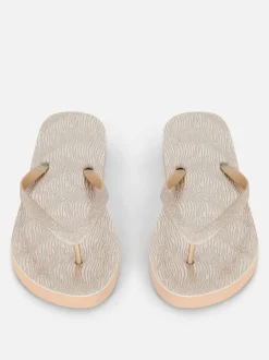 Metaliczne japonki z odkrytymi palcami