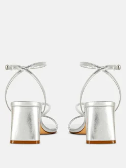Metaliczne sandały na obcasie klockowym