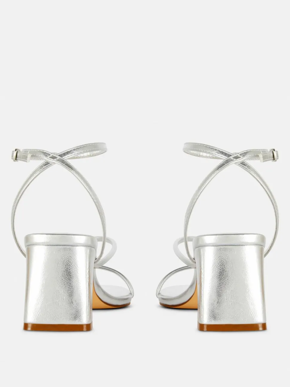 Metaliczne sandały na obcasie klockowym