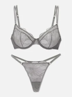 Miękki stanik i stringi z kwiatowym haftem, zestaw