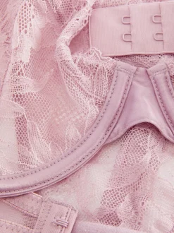 Miękki stanik i stringi z kwiatowym haftem, zestaw