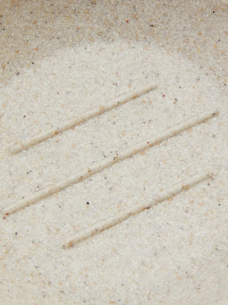 Mydelniczka ze wzorem w jodełkę