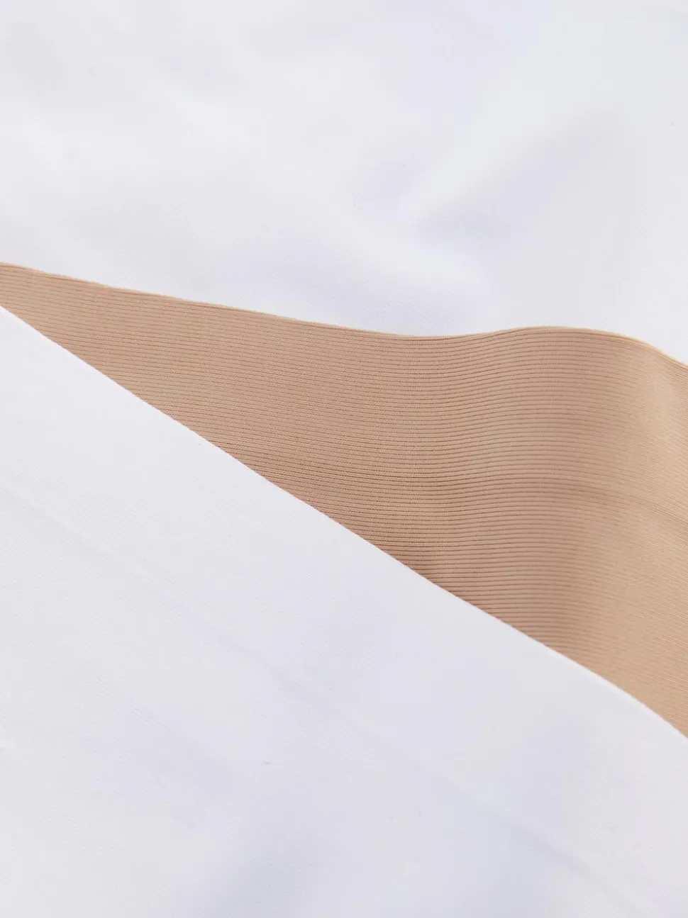 Niewidoczne stringi, 3 pary