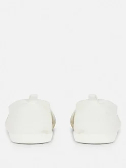 Niezbędne wsuwane tenisówki płócienne