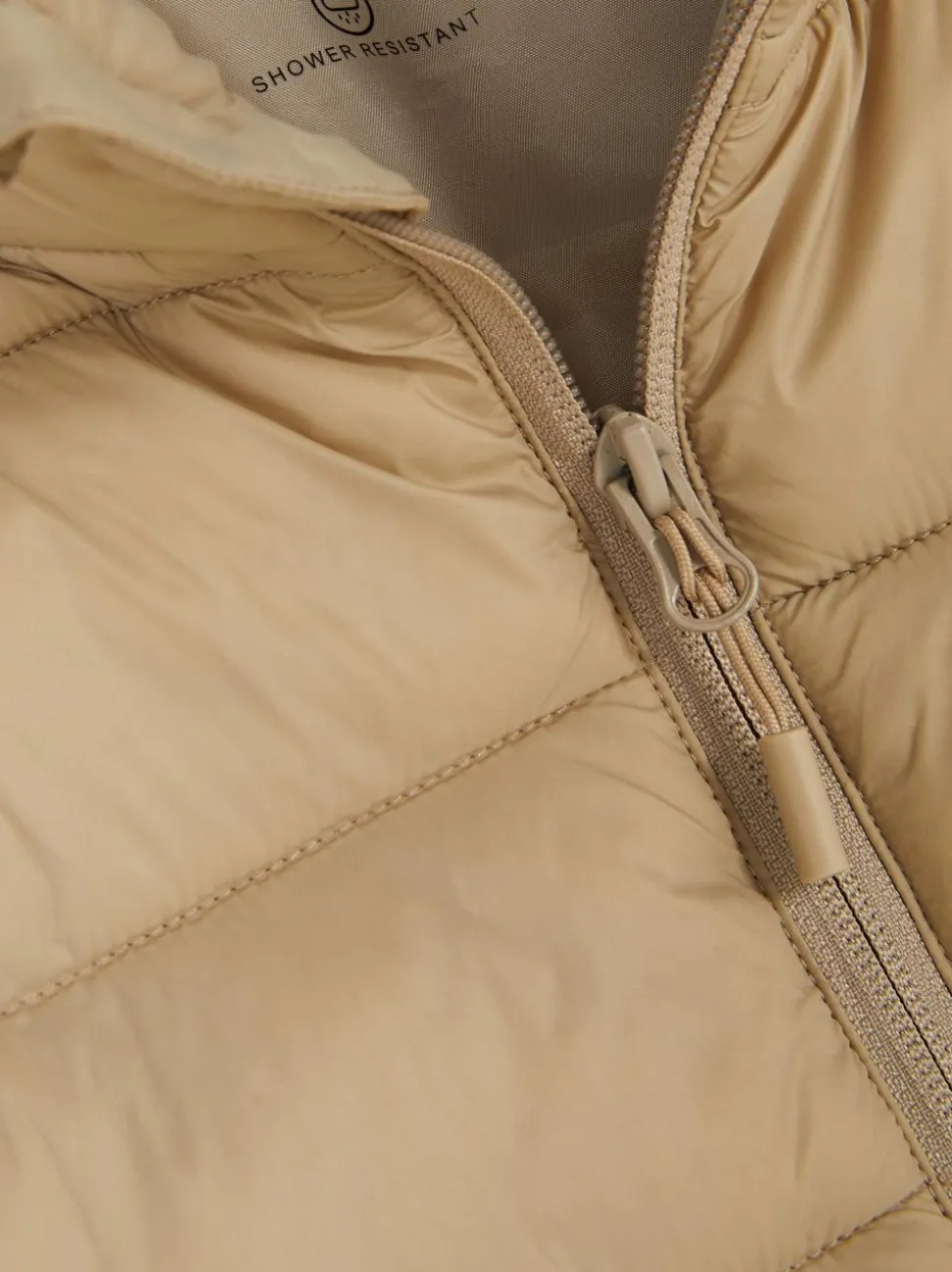 Niezbędny bezrękawnik puchowy