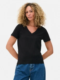 Niezbędny T-shirt z dekoltem w serek