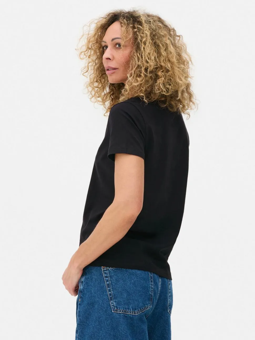 Niezbędny T-shirt z dekoltem w serek