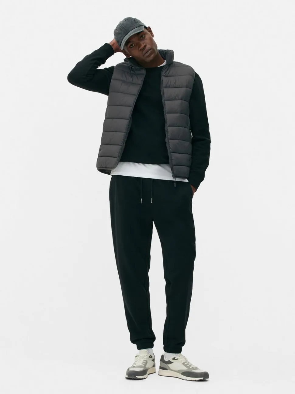 Ocieplany bezrękawnik z zapięciem na zamek