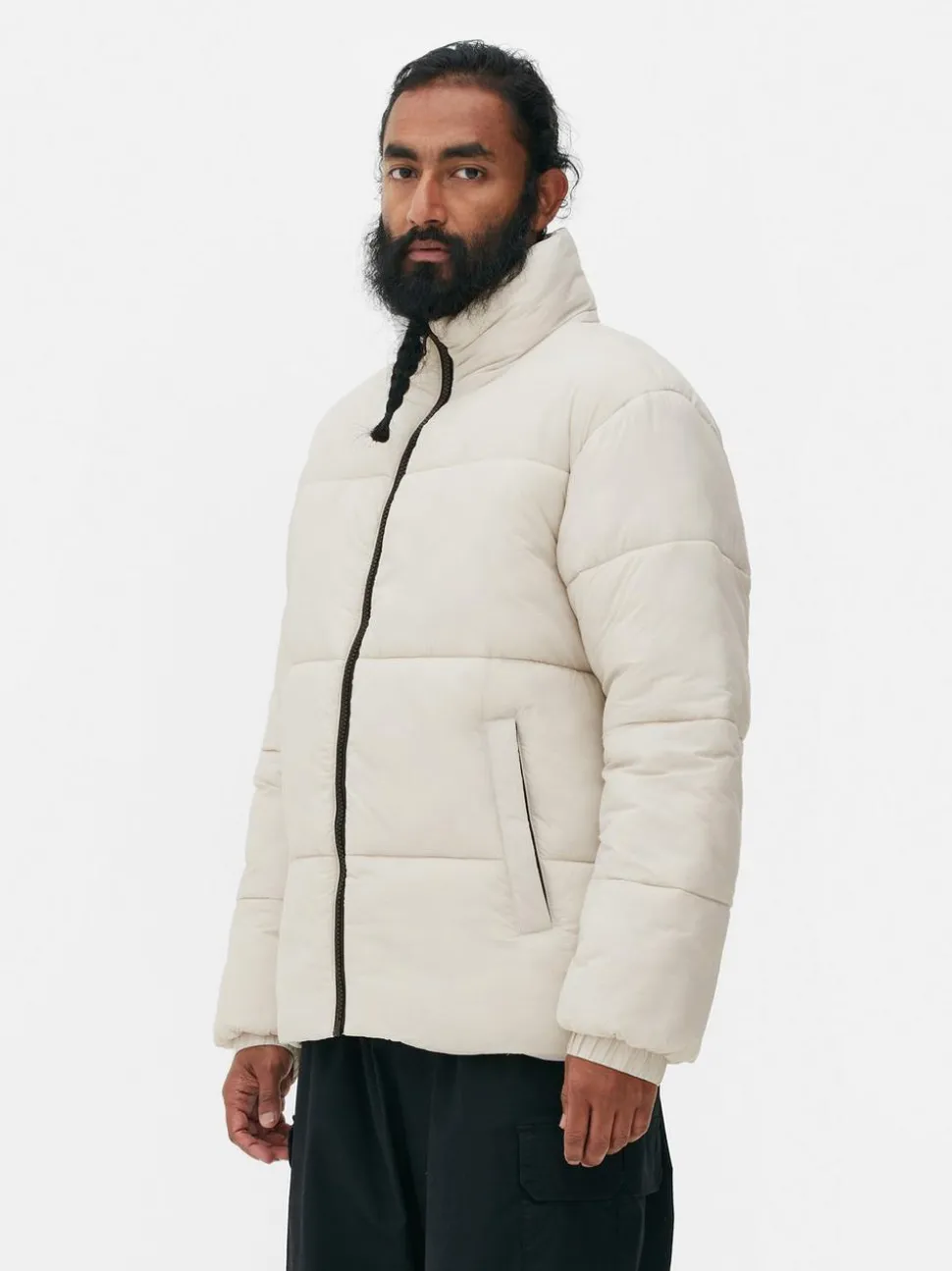 Ocieplany płaszcz średniej długości