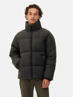 Ocieplany płaszcz średniej długości