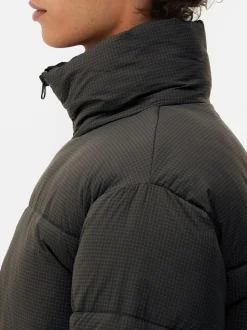 Ocieplany płaszcz średniej długości