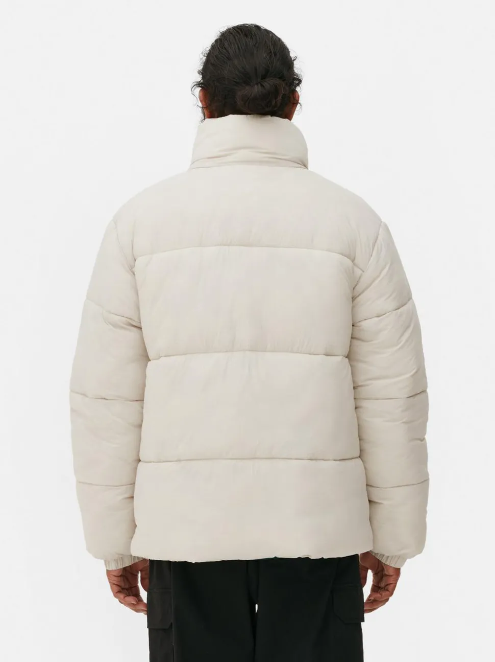 Ocieplany płaszcz średniej długości