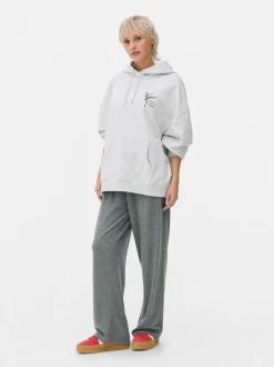 Oversize'owa bluza z kapturem i nadrukiem