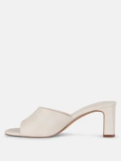 Pantofle bez pięty na słupku