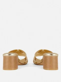 Pantofle mule na niskim obcasie klockowym