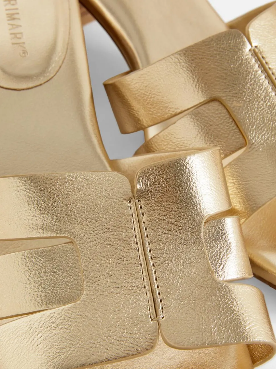 Pantofle mule na niskim obcasie klockowym