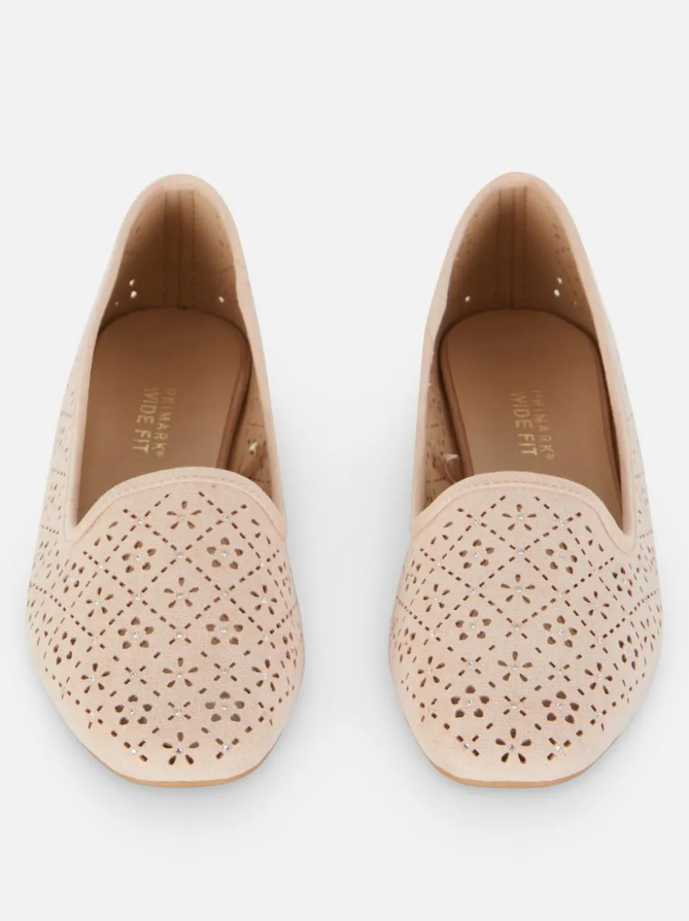 Płaskie baleriny ze strasem i laserowymi wycięciami