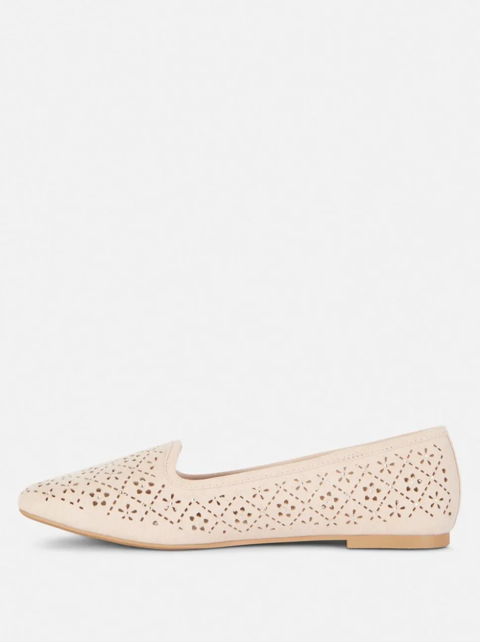 Płaskie baleriny ze strasem i laserowymi wycięciami