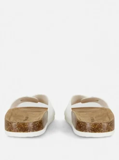 Płaskie sandały z pojedynczym paskiem