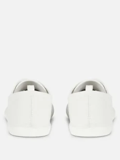 Płócienne niezbędne buty sportowe ze sznurowadłami