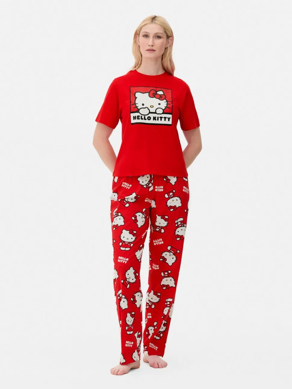 Piżama z T-shirtem i spodniami dresowymi Hello Kitty