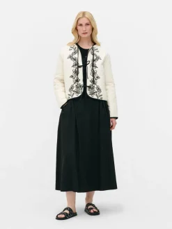 Pikowana kurtka z haftem