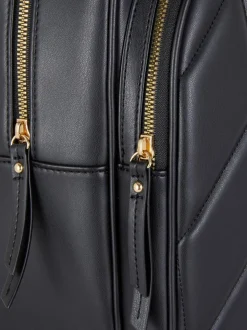 Pikowany plecak ze sztucznej skóry