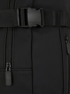 Plecak z praktyczną klamrą